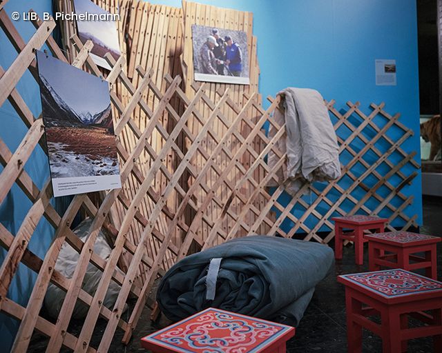 Ausstellungsstation mit Jurte