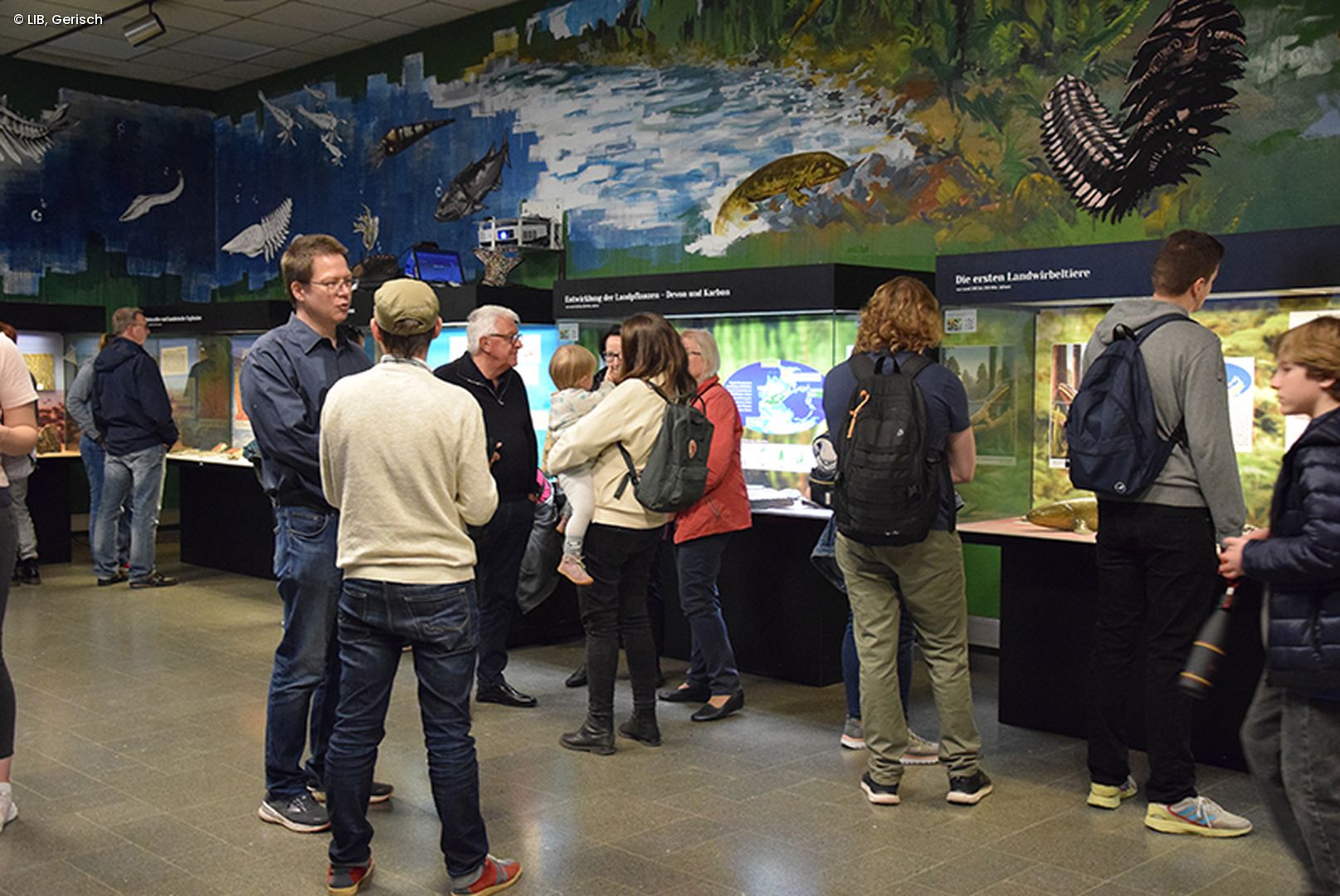 Menschen im Geologischen Museum