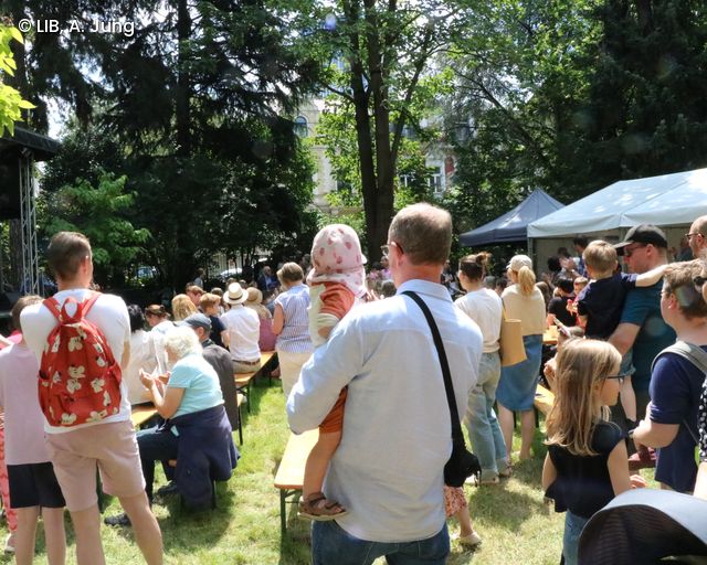 Viele Besuchende auf dem Museumsmeilenfest