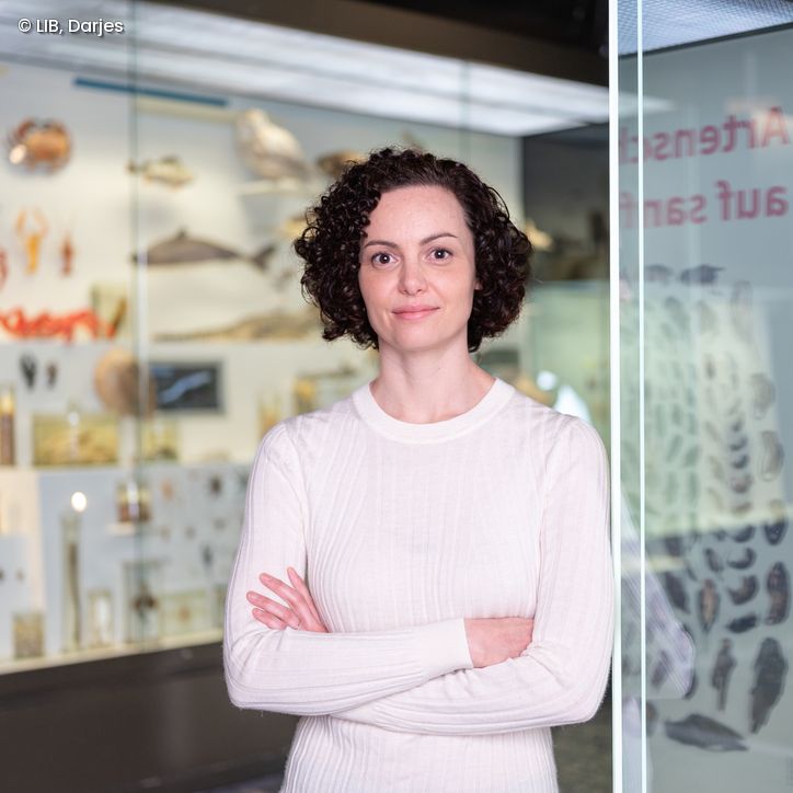 Dr. Jenna Moore im Museum der Natur Hamburg